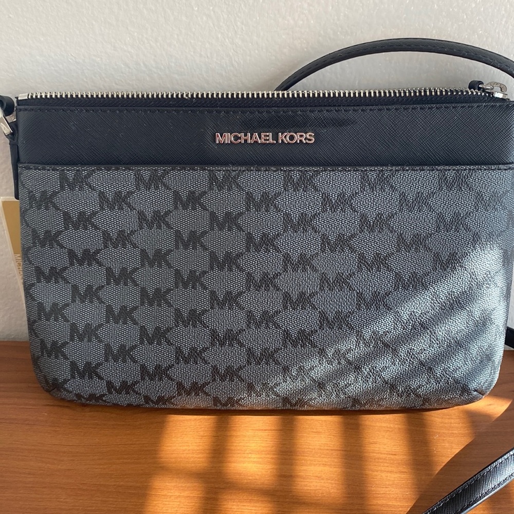 Jet Set Travel New Michael Kors